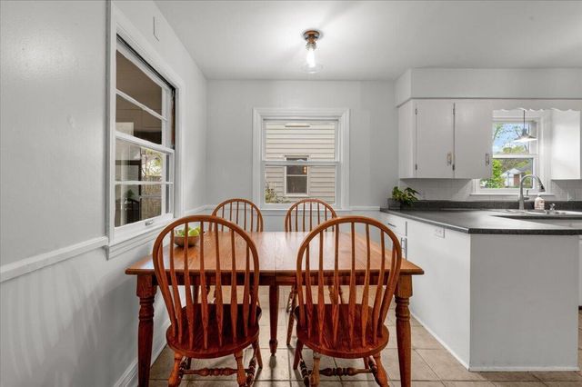 1730 Cambridge Drive SE, Grand Rapids, MI 49506
