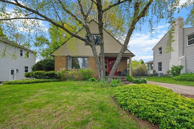 1730 Cambridge Drive SE, Grand Rapids, MI 49506