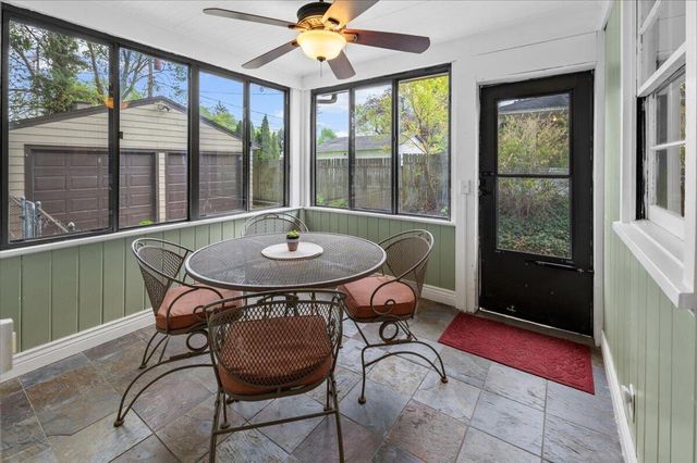 1730 Cambridge Drive SE, Grand Rapids, MI 49506