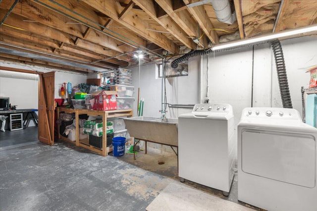 1730 Cambridge Drive SE, Grand Rapids, MI 49506