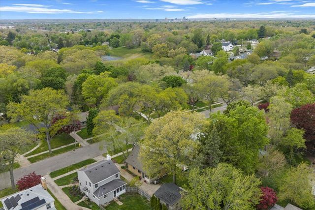 1730 Cambridge Drive SE, Grand Rapids, MI 49506