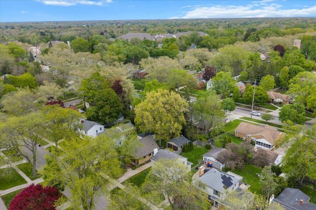 1730 Cambridge Drive SE, Grand Rapids, MI 49506