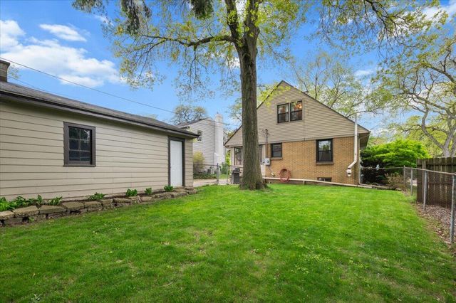 1730 Cambridge Drive SE, Grand Rapids, MI 49506