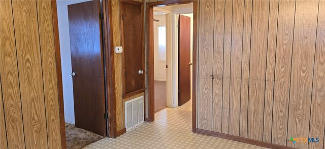 701 Burleson Street, Rockdale, TX 76567