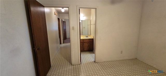 701 Burleson Street, Rockdale, TX 76567
