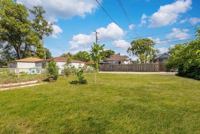 8022 42nd Street, Lyons, IL 60534