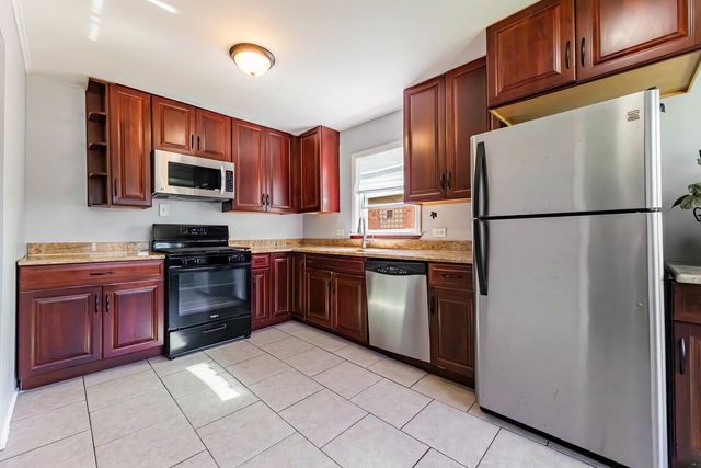 8022 42nd Street, Lyons, IL 60534