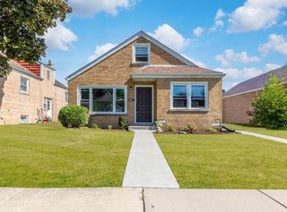8022 42nd Street, Lyons, IL 60534