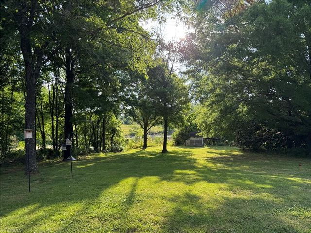 3338 Oliver Hills Road, Greensboro, NC 27406