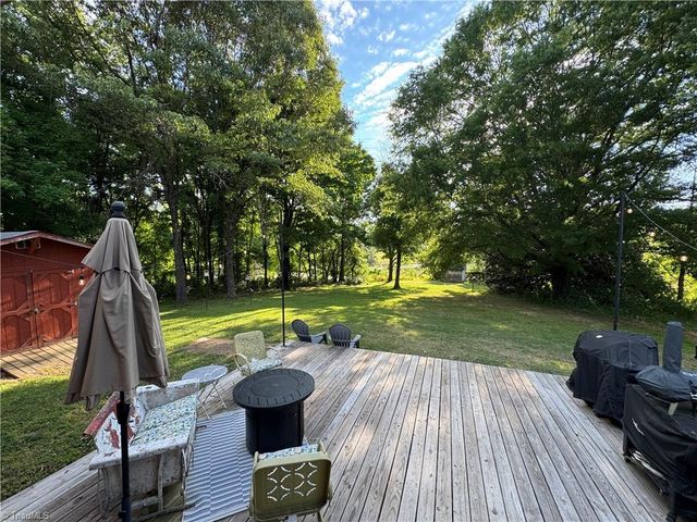 3338 Oliver Hills Road, Greensboro, NC 27406