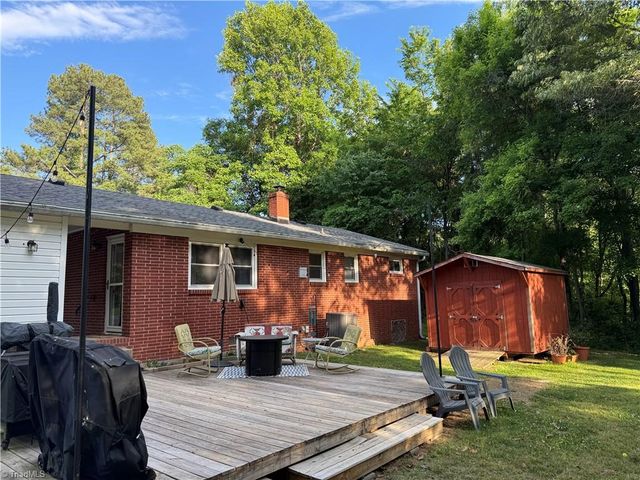 3338 Oliver Hills Road, Greensboro, NC 27406