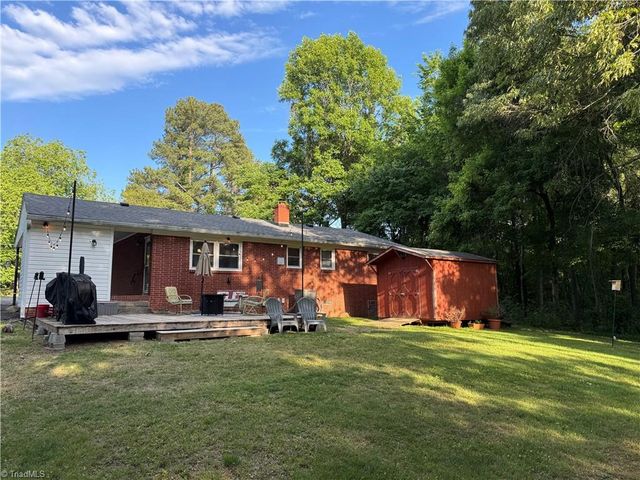 3338 Oliver Hills Road, Greensboro, NC 27406