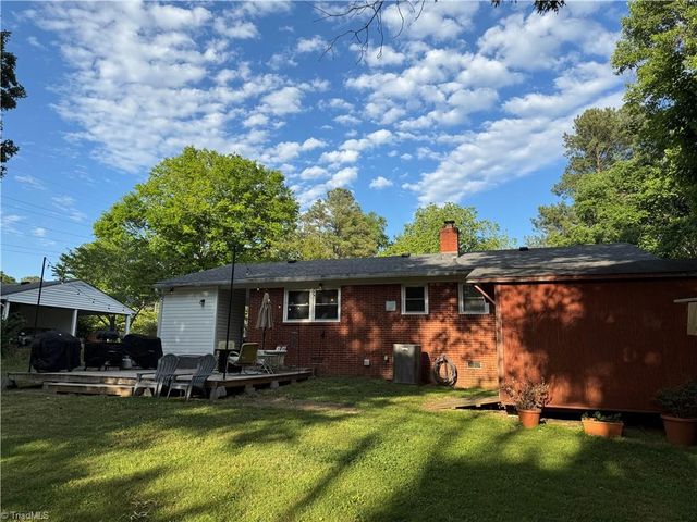 3338 Oliver Hills Road, Greensboro, NC 27406