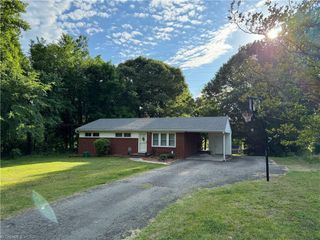 3338 Oliver Hills Road, Greensboro, NC 27406