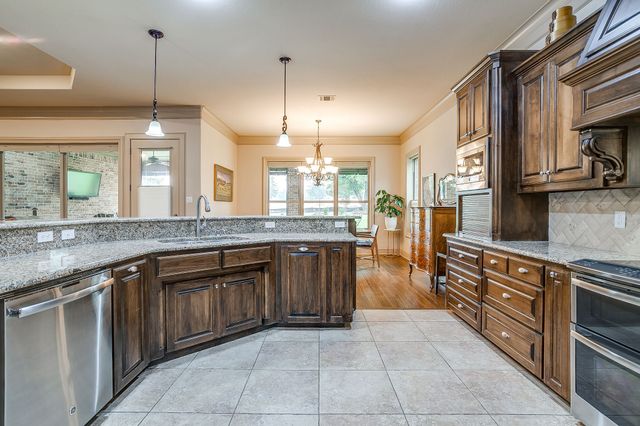 7101 Westover Drive, Granbury, TX 76049