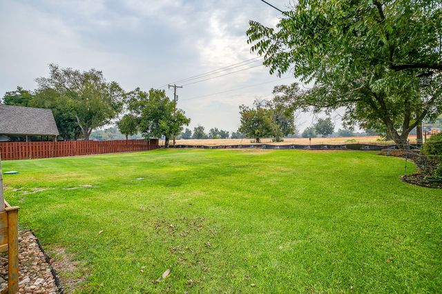 7101 Westover Drive, Granbury, TX 76049