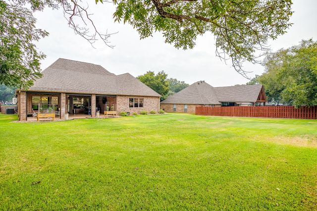 7101 Westover Drive, Granbury, TX 76049