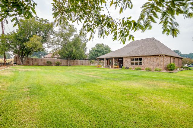7101 Westover Drive, Granbury, TX 76049