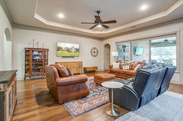 7101 Westover Drive, Granbury, TX 76049