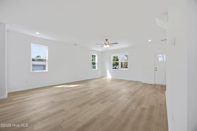 711 W Hayes Street, Burgaw, NC 28425