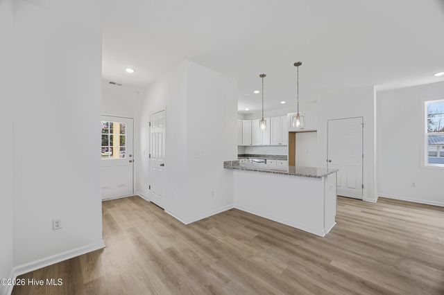 711 W Hayes Street, Burgaw, NC 28425