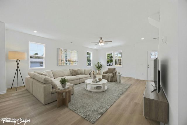 711 W Hayes Street, Burgaw, NC 28425