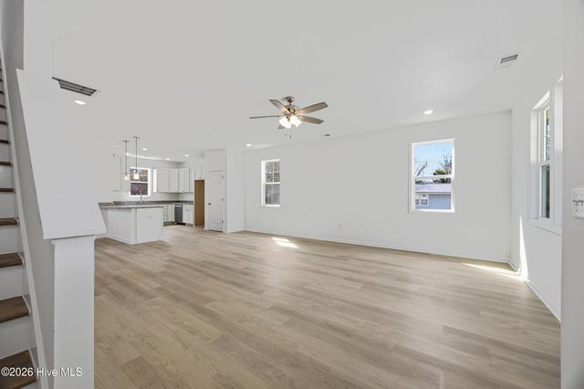 711 W Hayes Street, Burgaw, NC 28425