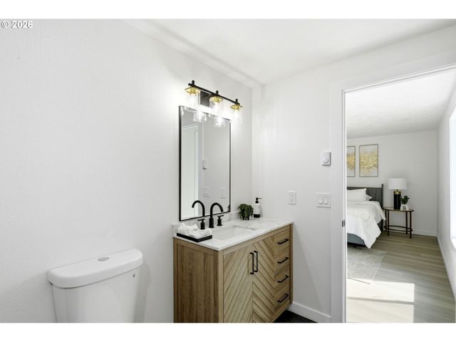 9905 Nw 4TH Ave, Vancouver, WA 98685