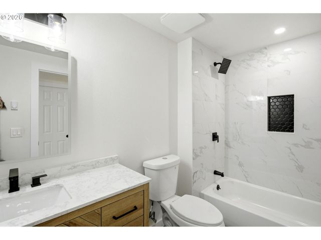 9905 Nw 4TH Ave, Vancouver, WA 98685
