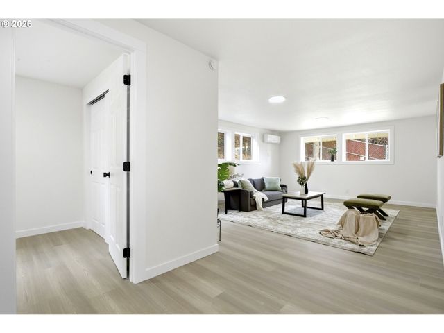 9905 Nw 4TH Ave, Vancouver, WA 98685