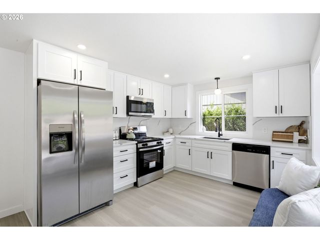 9905 Nw 4TH Ave, Vancouver, WA 98685