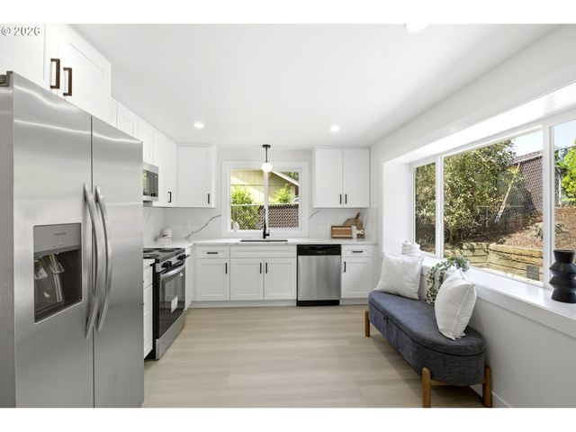 9905 Nw 4TH Ave, Vancouver, WA 98685