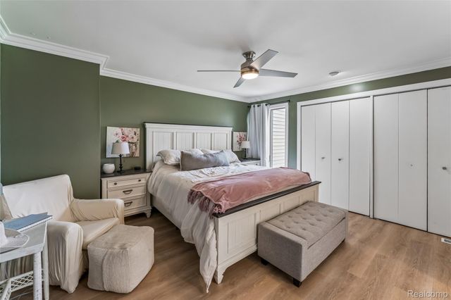 2201 Village West Drive S, Lapeer, MI 48446