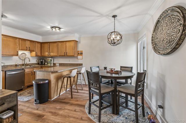 2201 Village West Drive S, Lapeer, MI 48446