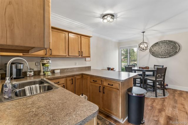 2201 Village West Drive S, Lapeer, MI 48446