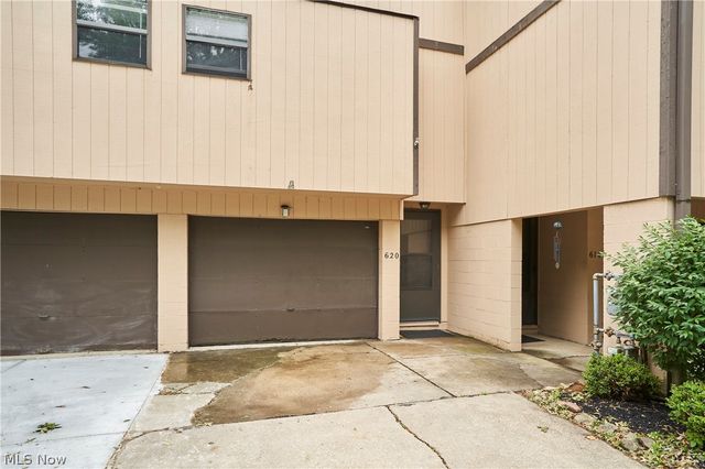 620 James Avenue, Cuyahoga Falls, OH 44221
