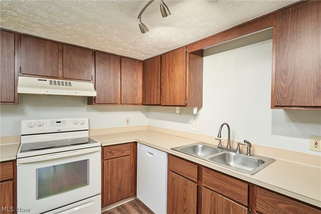 620 James Avenue, Cuyahoga Falls, OH 44221