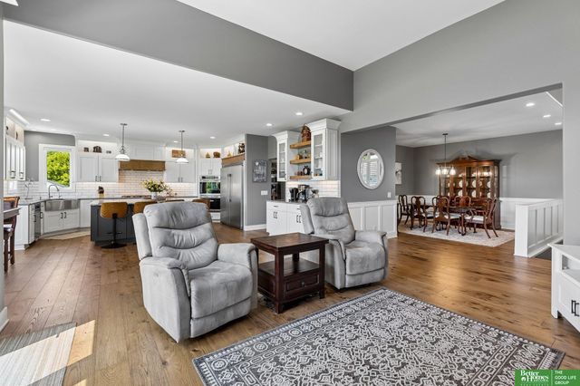 15521 S 79th Circle, Papillion, NE 68046
