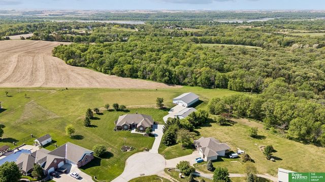 15521 S 79th Circle, Papillion, NE 68046
