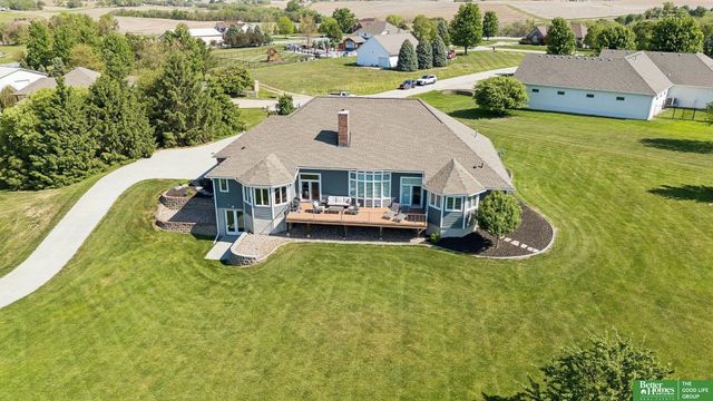 15521 S 79th Circle, Papillion, NE 68046
