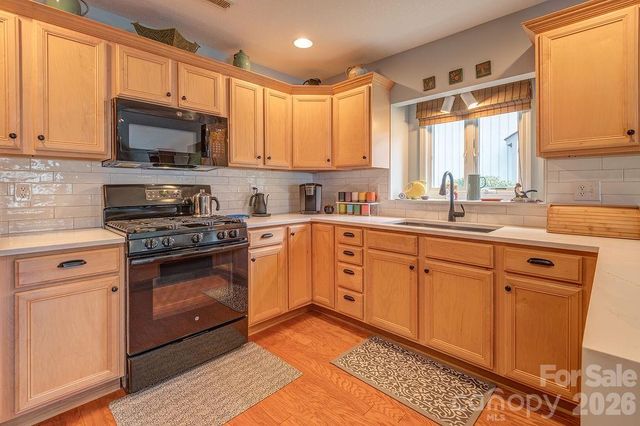 429 Kyfields Drive, Weaverville, NC 28787