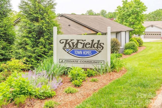 429 Kyfields Drive, Weaverville, NC 28787