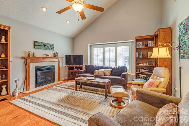 429 Kyfields Drive, Weaverville, NC 28787