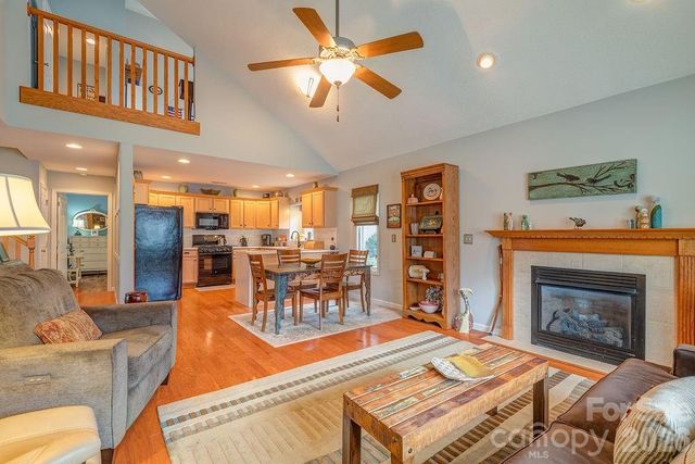 429 Kyfields Drive, Weaverville, NC 28787