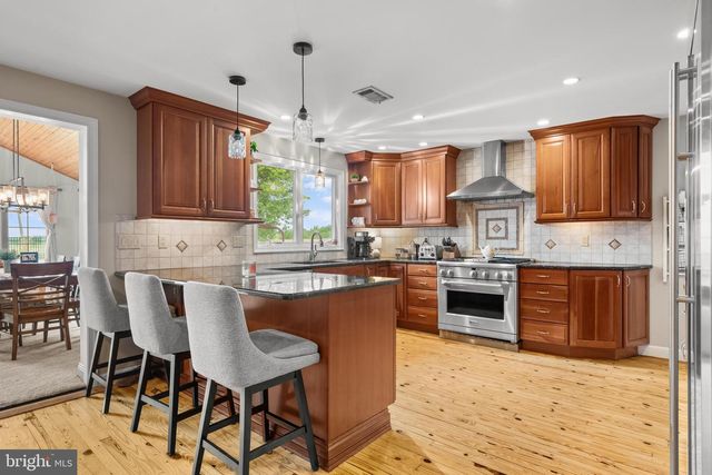 8730 EBERHARD RD, Coopersburg, PA 18036