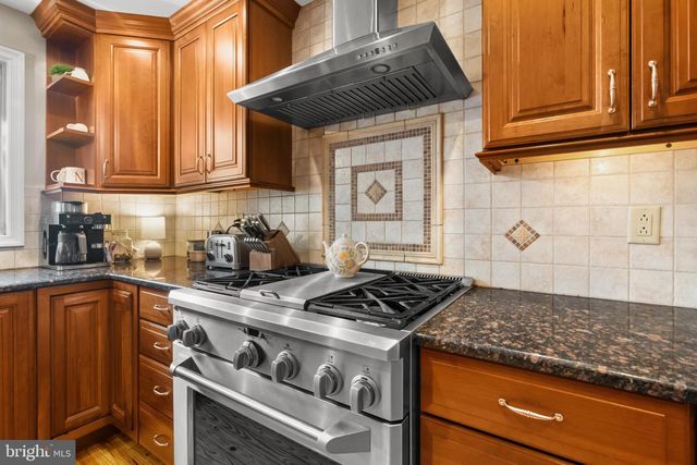 8730 EBERHARD RD, Coopersburg, PA 18036