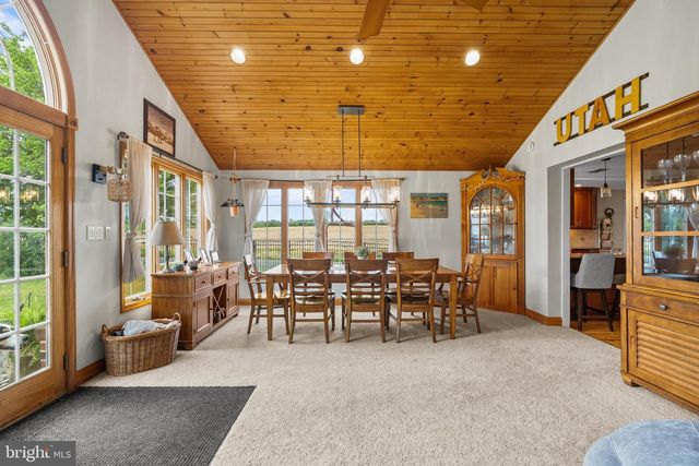 8730 EBERHARD RD, Coopersburg, PA 18036