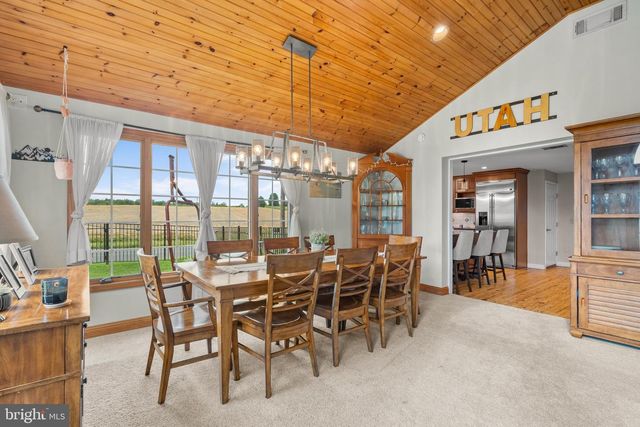 8730 EBERHARD RD, Coopersburg, PA 18036