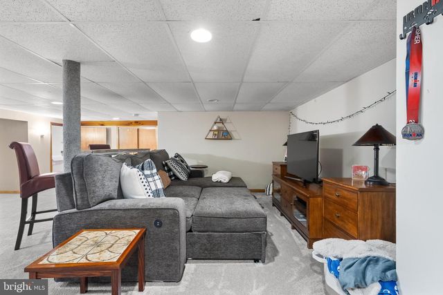 8730 EBERHARD RD, Coopersburg, PA 18036