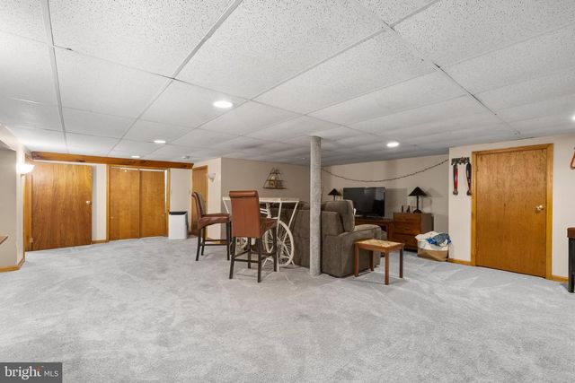 8730 EBERHARD RD, Coopersburg, PA 18036